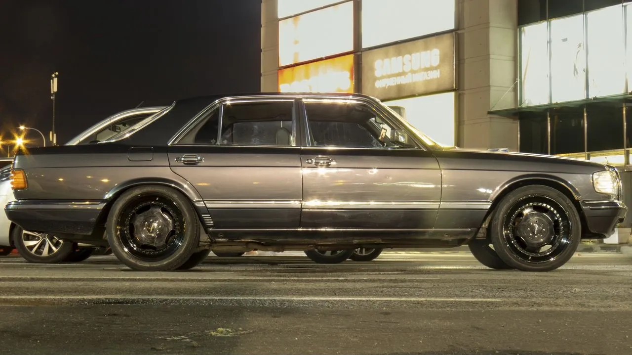 Mercedes-Benz S-класс 2.8_1983 — фото 3